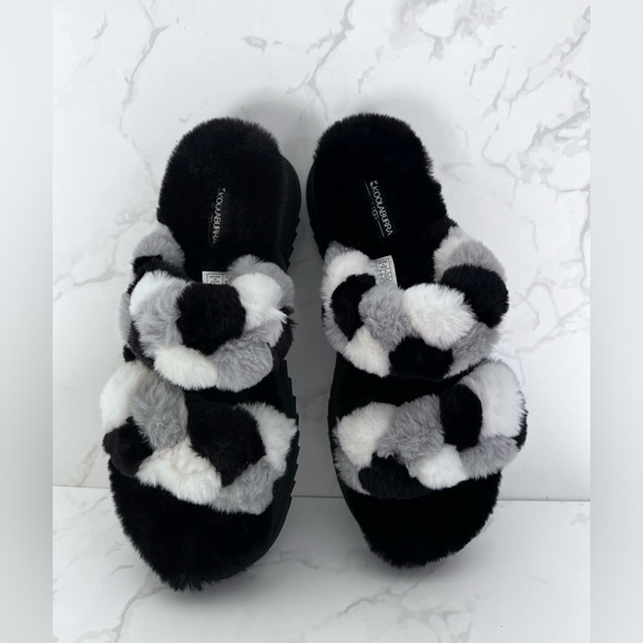 Koolaburra by UGG Women's Ya-Baby Slide Sandal - Picture 2 of 7